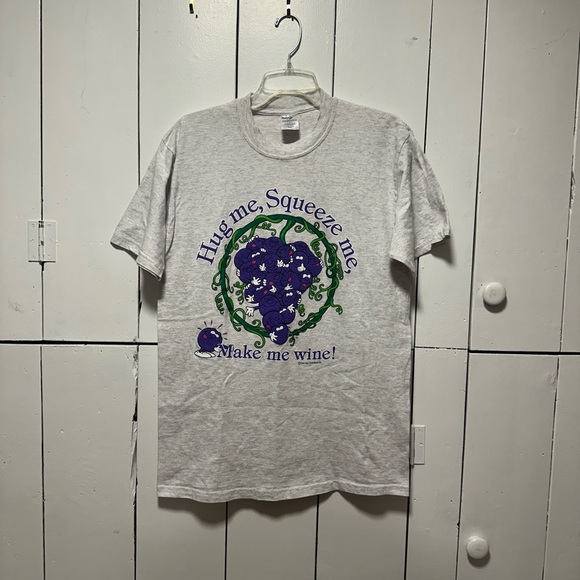 90s “Hug me, Squeeze me, Make me Wine” Tee - Picture 1 of 5